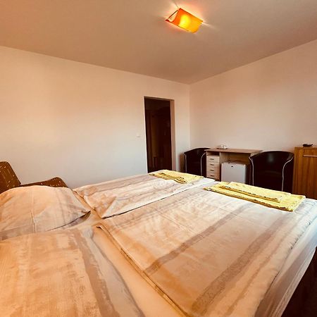 Rusovsky Penzion Bratislava Eksteriør bilde